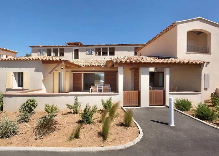 Le Fregate Provence 4* סן-סיר-סור-מר