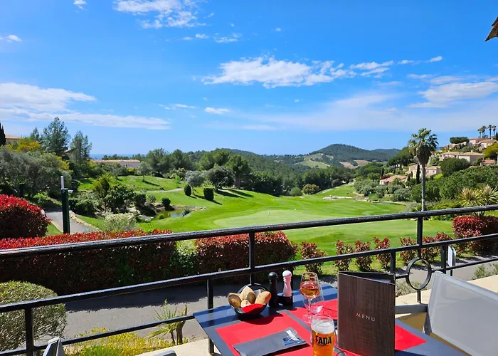 Le Fregate Provence 4* סן-סיר-סור-מר