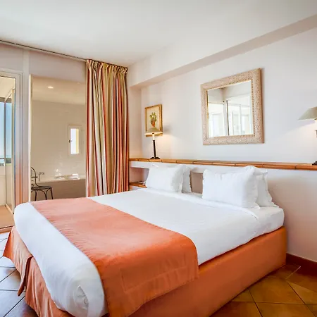 Le Fregate Provence 4* سا سيرْ سور مير