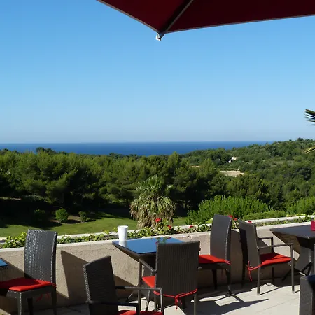 Le Fregate Provence فندق سا سيرْ سور مير