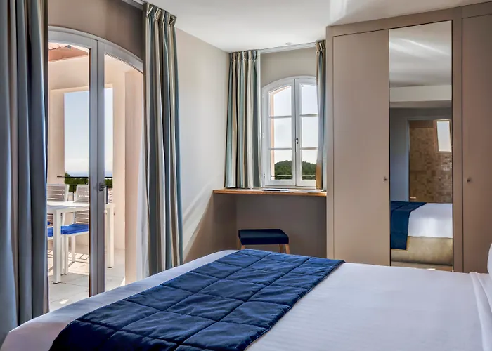 Le Fregate Provence 4* سا سيرْ سور مير