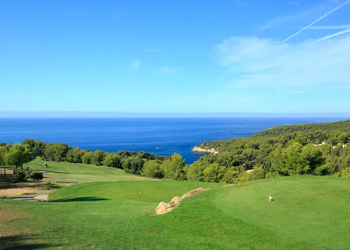 Le Fregate Provence فندق 4*